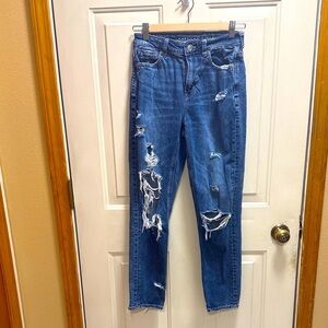 American Eagle Strigid Mom Jeans Distressed Blue Jeans